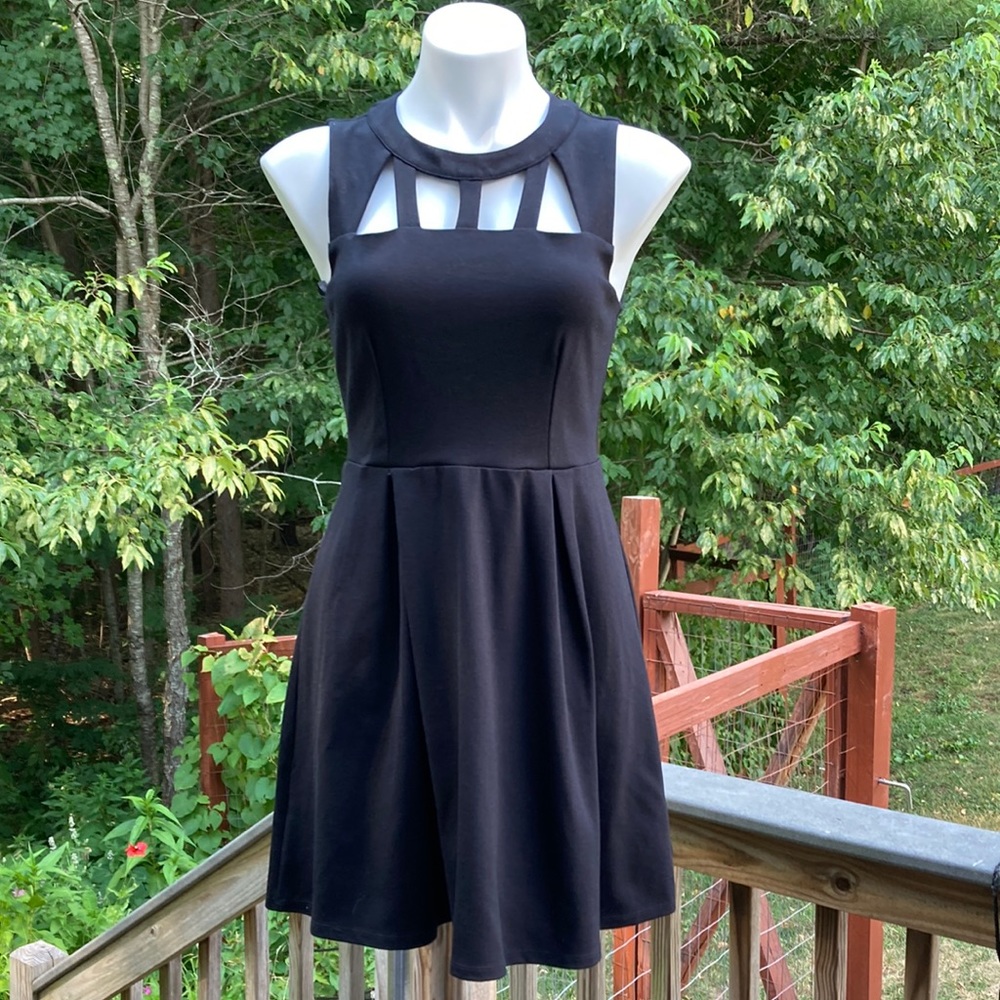 Monteau Los Angeles little black skater dress with cage bodice size M